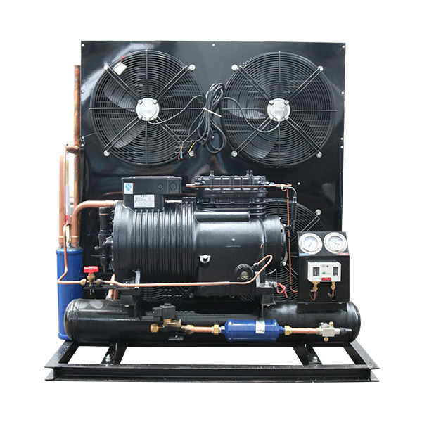 Air cooling from the side of the piston engine