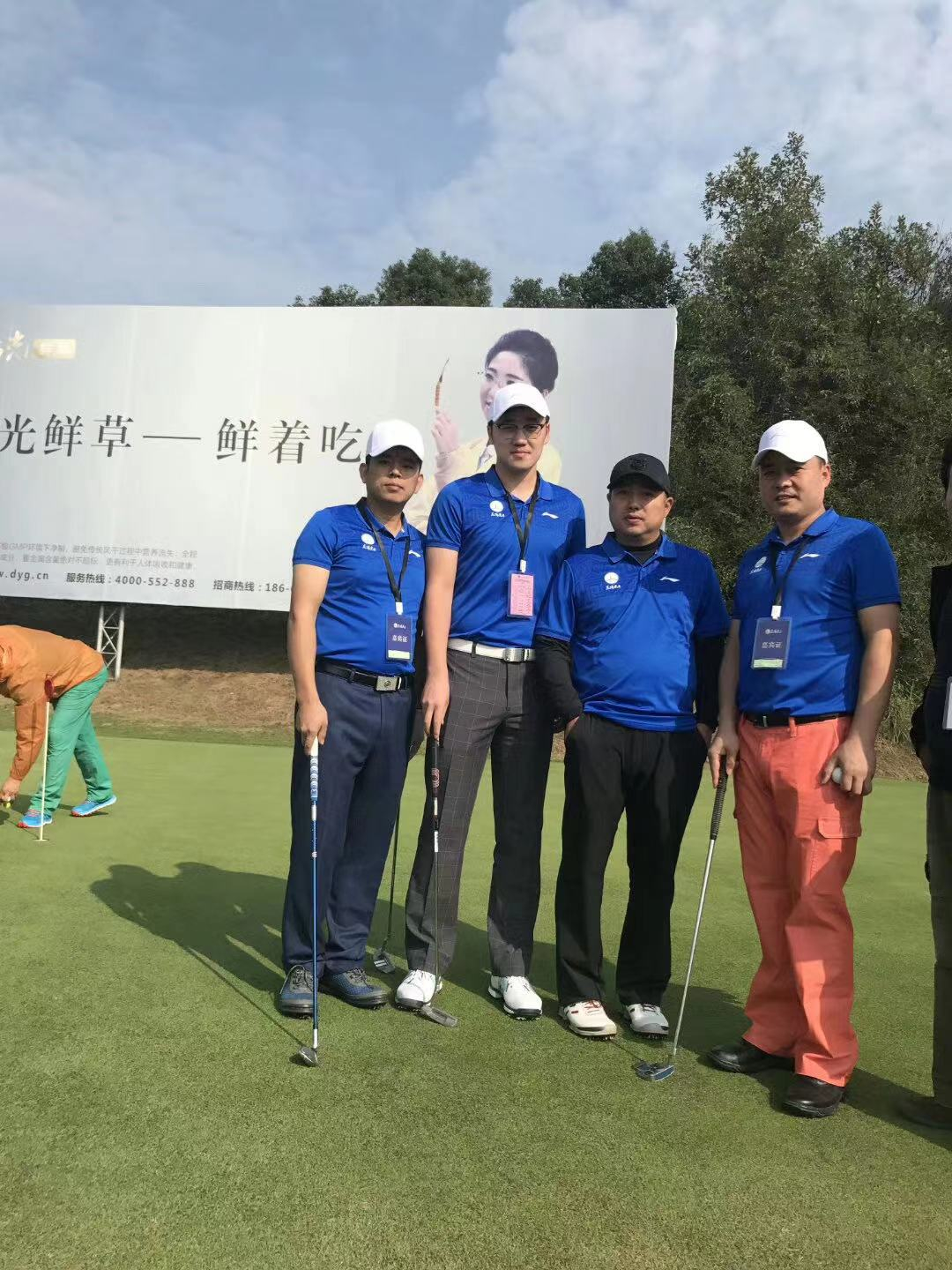 与世界冠军刘国梁合影
